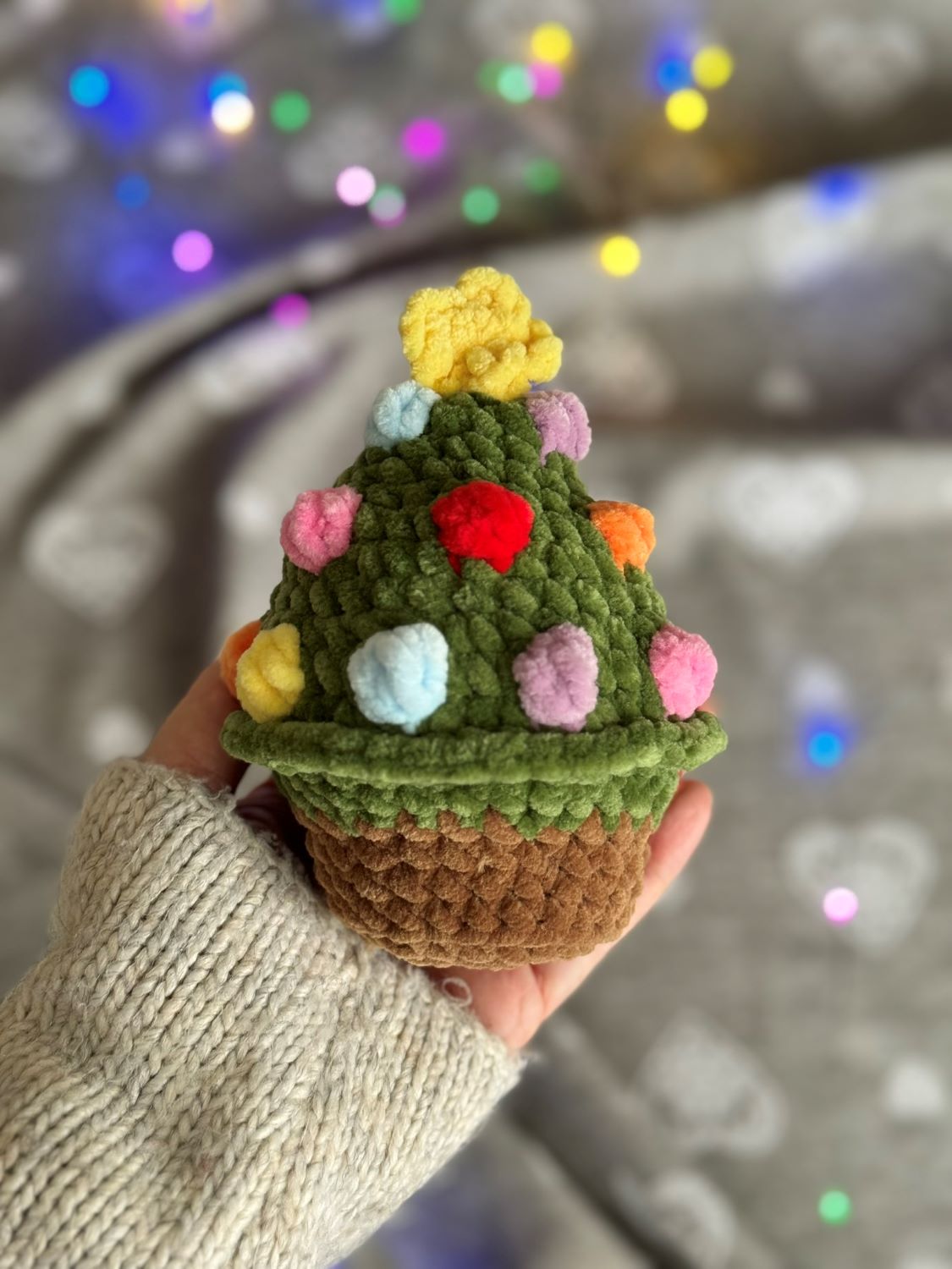 Choinka - babeczka z bombkami_2