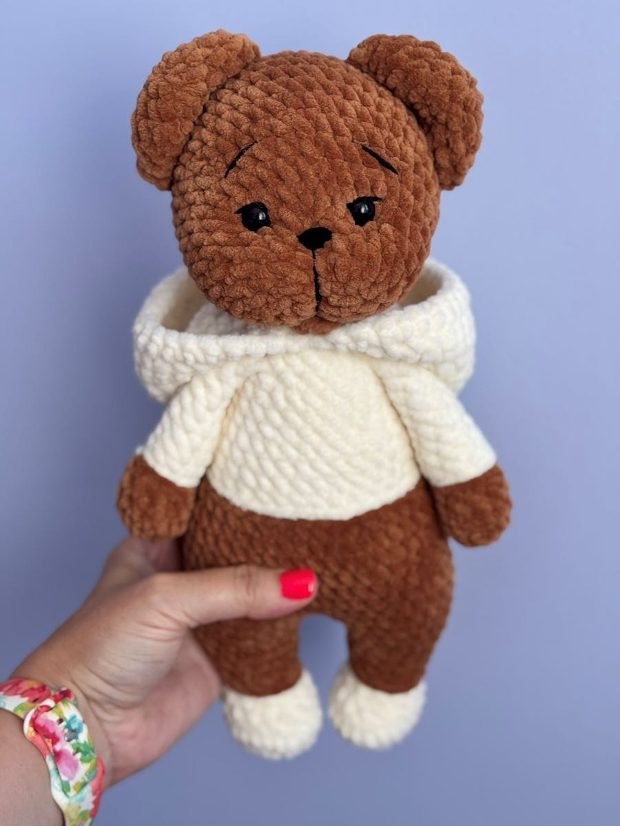 Brązowy miś w kremowej bluzie z kapturem_10