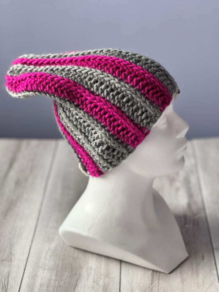 Czapka handmade na szydełku – szaro-różowa 1