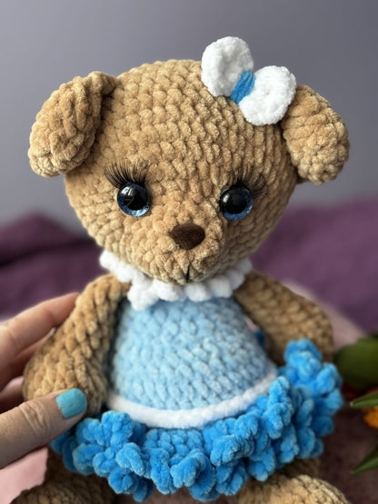 Misia w niebieskiej sukience_1