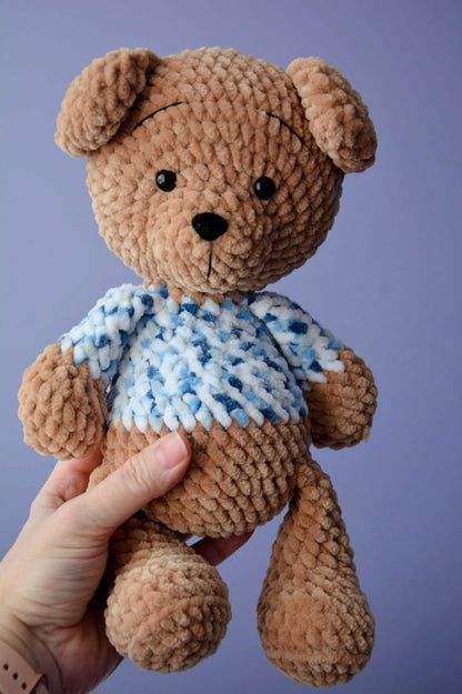 Miś chłopiec w sweterku handmade rękodzieło ręcznie zrobiony na szydełku_6