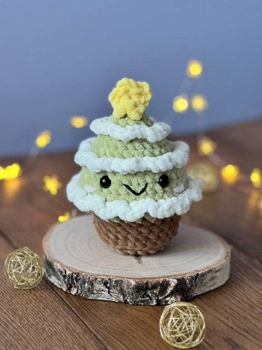 Choinka - babeczka ze śniegiem z żółtą gwiazdką na czubku_1