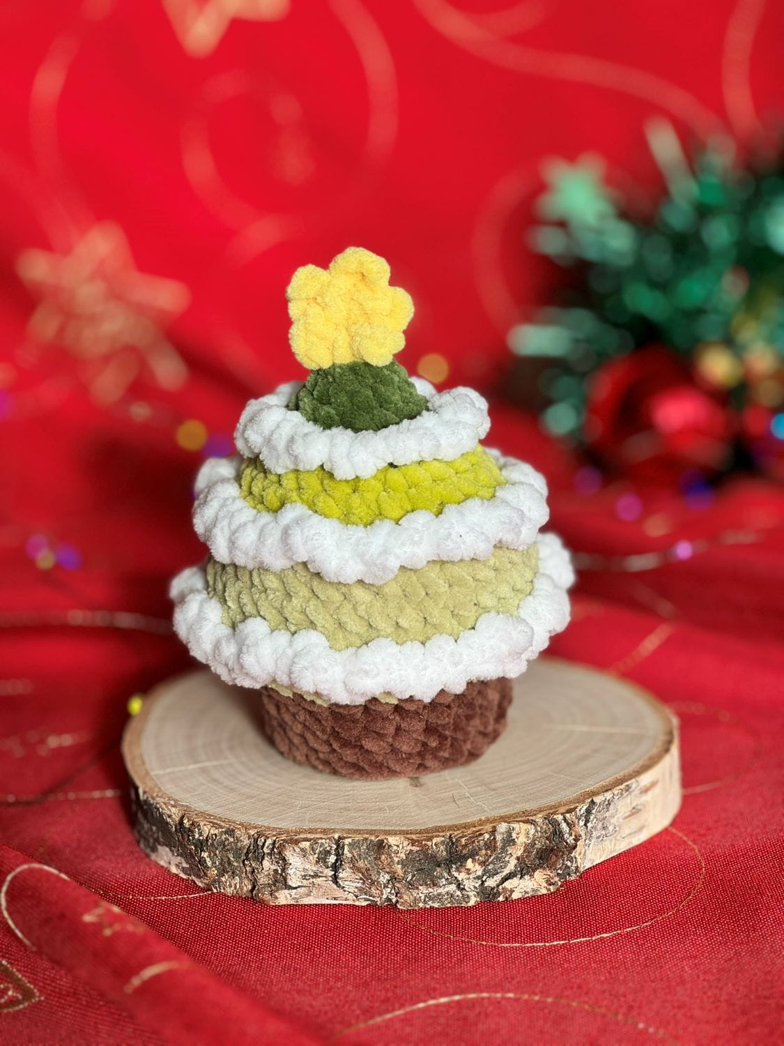 Choinka-babeczka ze śniegiem w różnych odcieniach zielonego_1