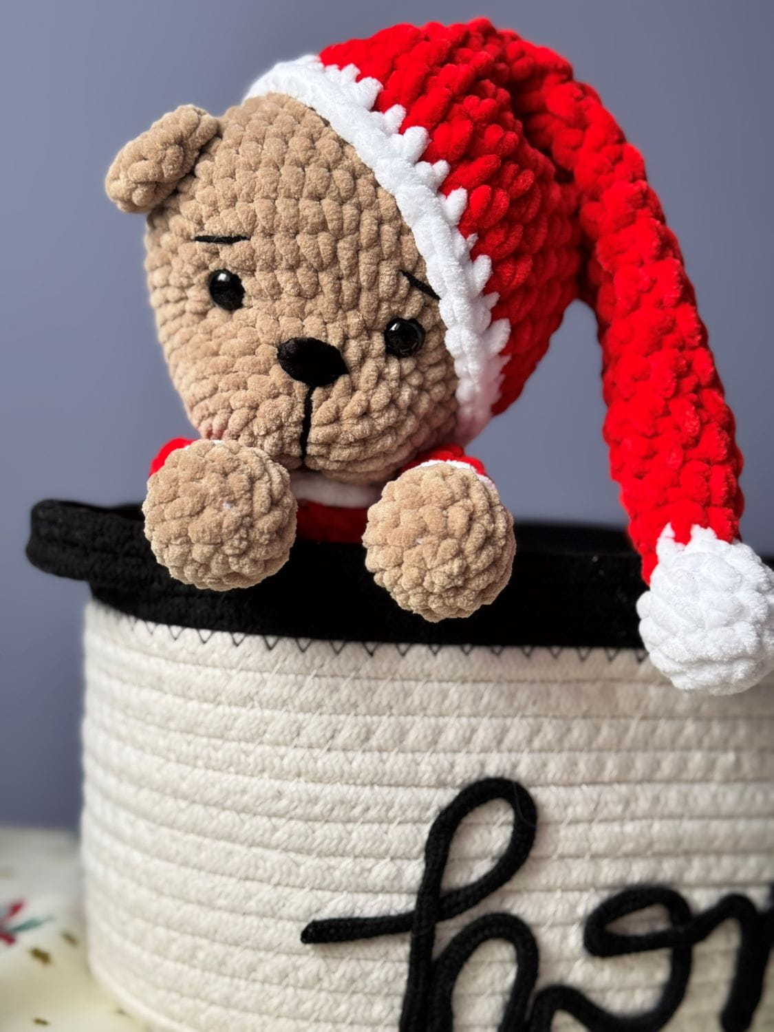 Miś w czerwonym stroju Mikołaja_2