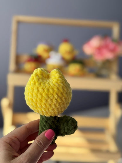 Tulipan kwiatek pluszowy na szydełku_4