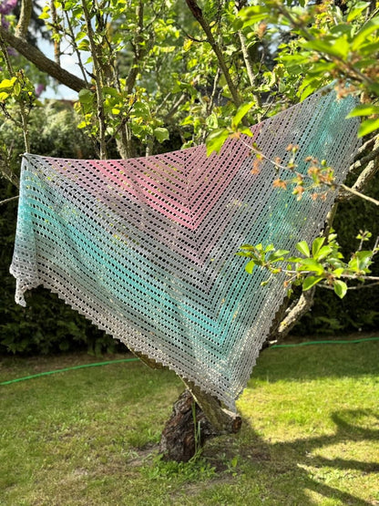 Chusta na szydełku trójkątna w pastelowych kolorach_2