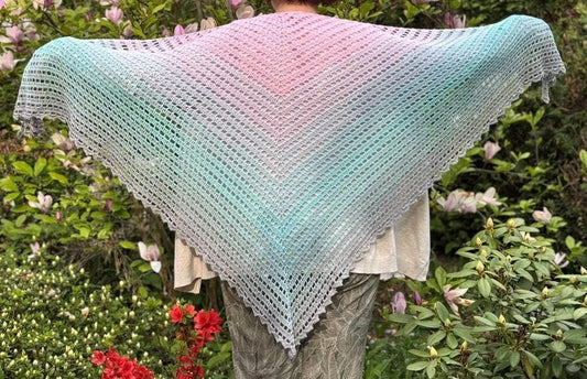 Chusta na szydełku trójkątna w pastelowych kolorach_1