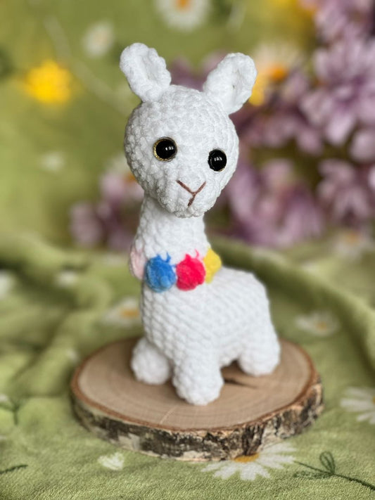 Alpaka lama biała pluszowa na szydełku_1