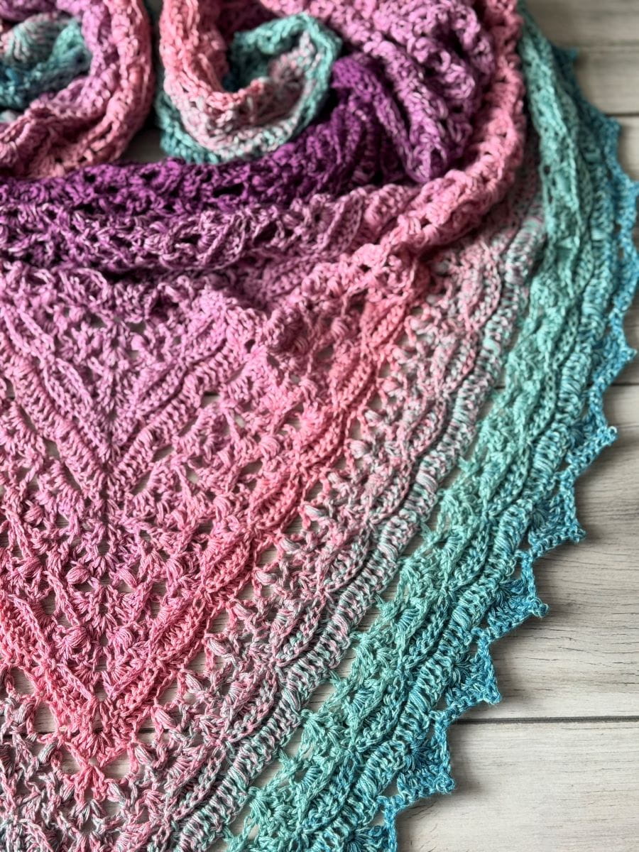 Chusta szydełkowa wielokolorowa trójkątna_5