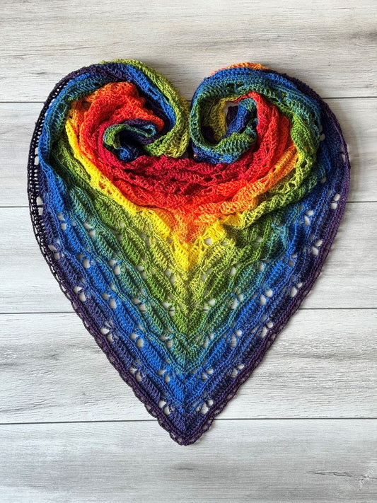 Chusta szydełkowa trójkątna w kolorach tęczy_1