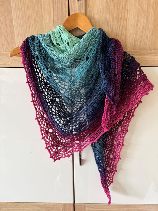 Ażurowa, wielobarwna chusta szydełkowa trójkątna_1