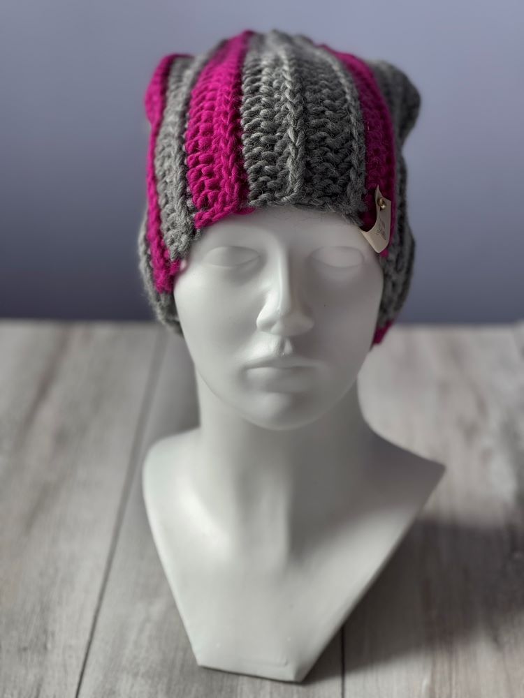 Czapka handmade na szydełku – szaro-różowa 4