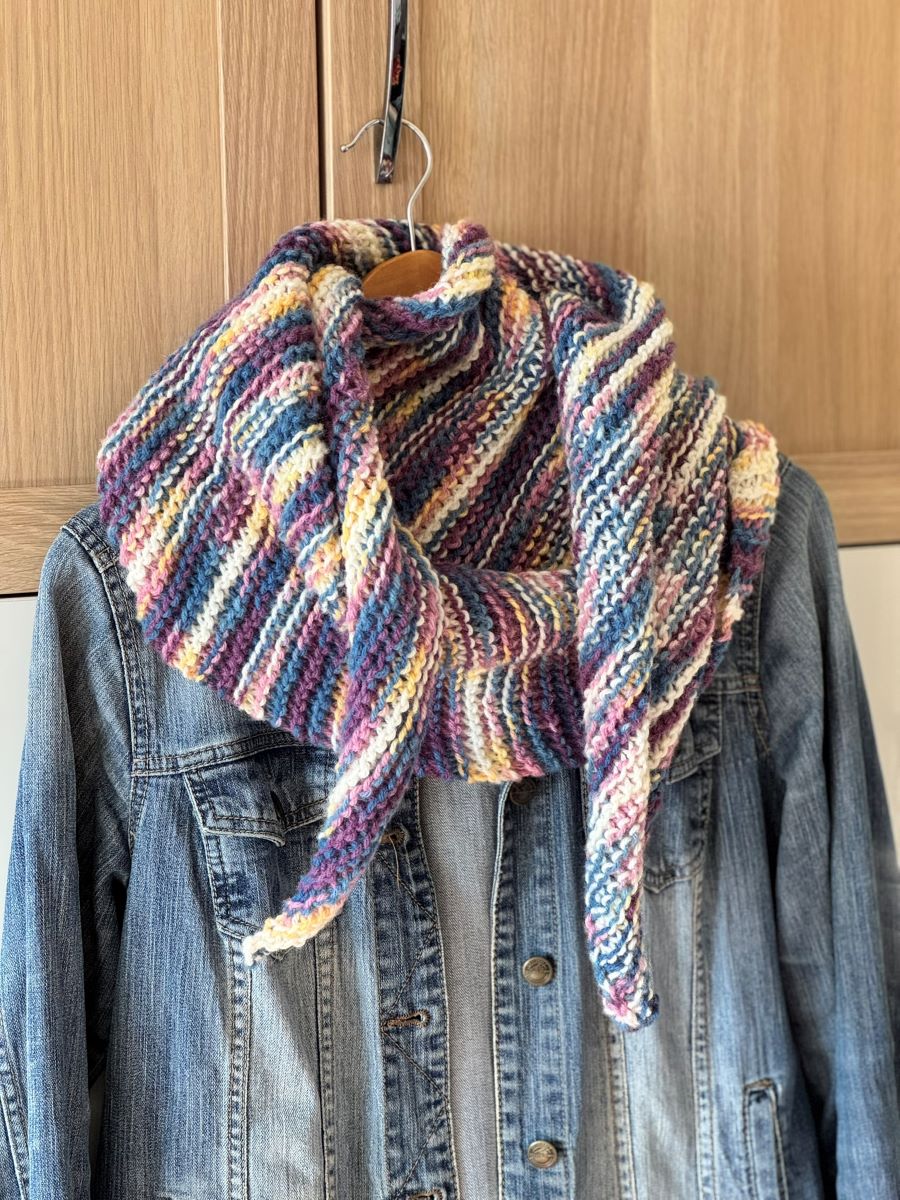 Ręcznie robiona chusta na drutach - Strzałka 4